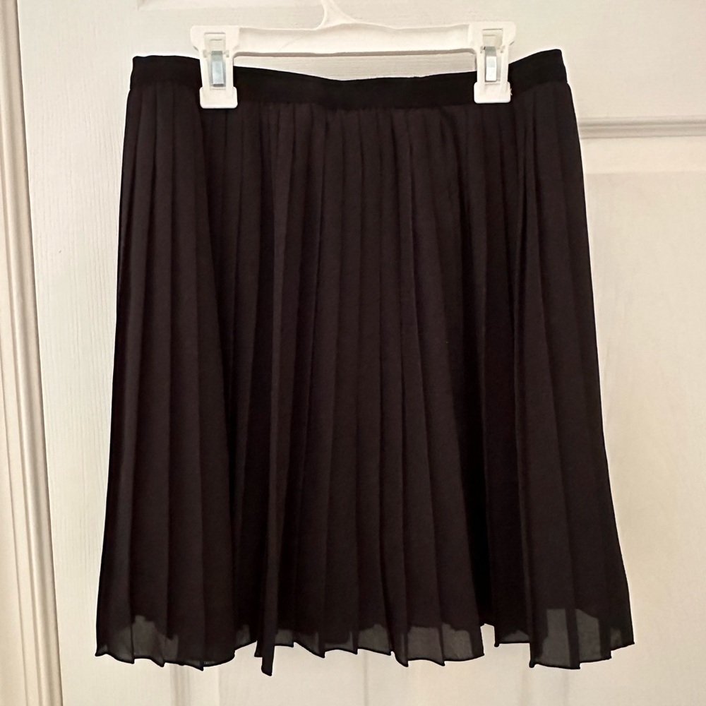 Uniqlo size M black skirt